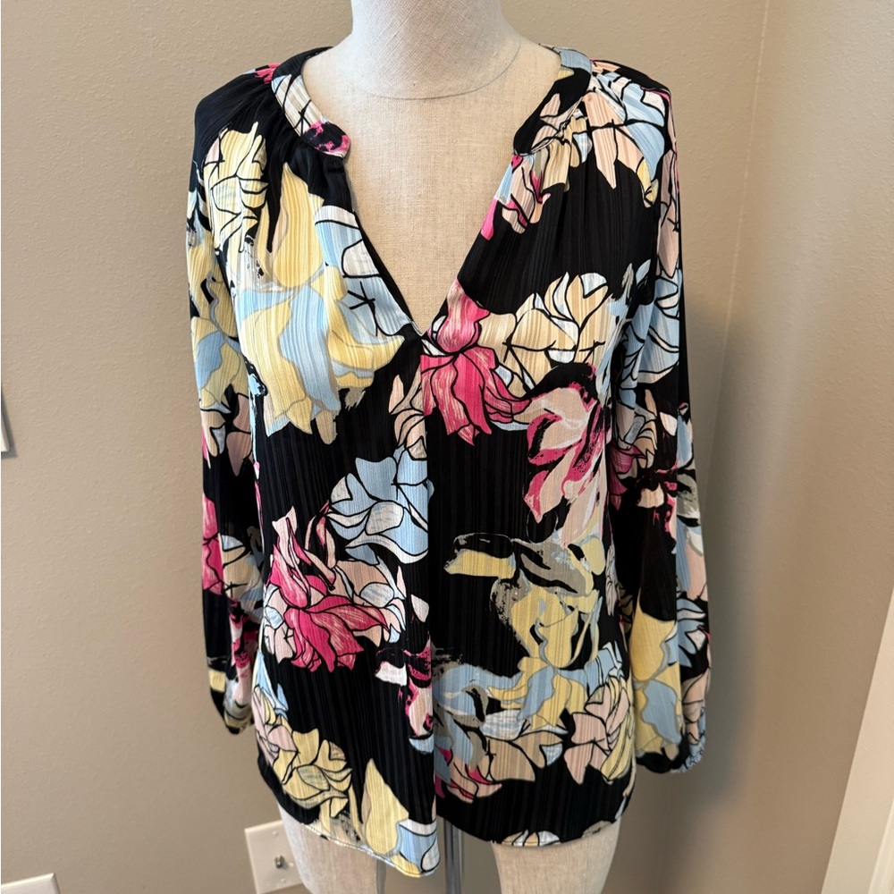 White House Black Market Floral V-Neck Blouse